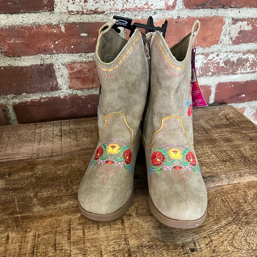 Little girls, cowboy boots, spirit, newest tag size 10